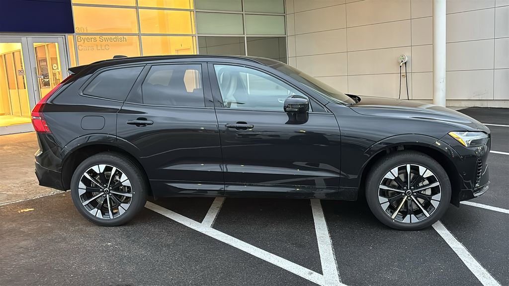New 2026 Volvo XC60 T8 Plus w/ Climate Package image 28