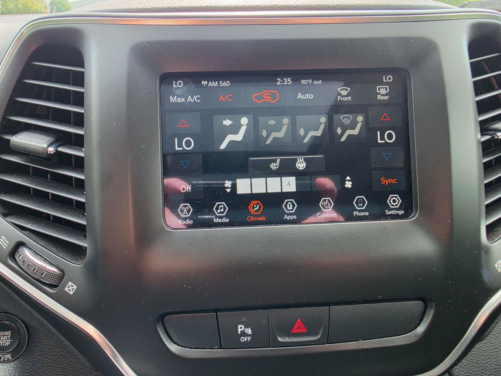 Used 2019 Jeep Cherokee Latitude Plus AWD/4WD image 12