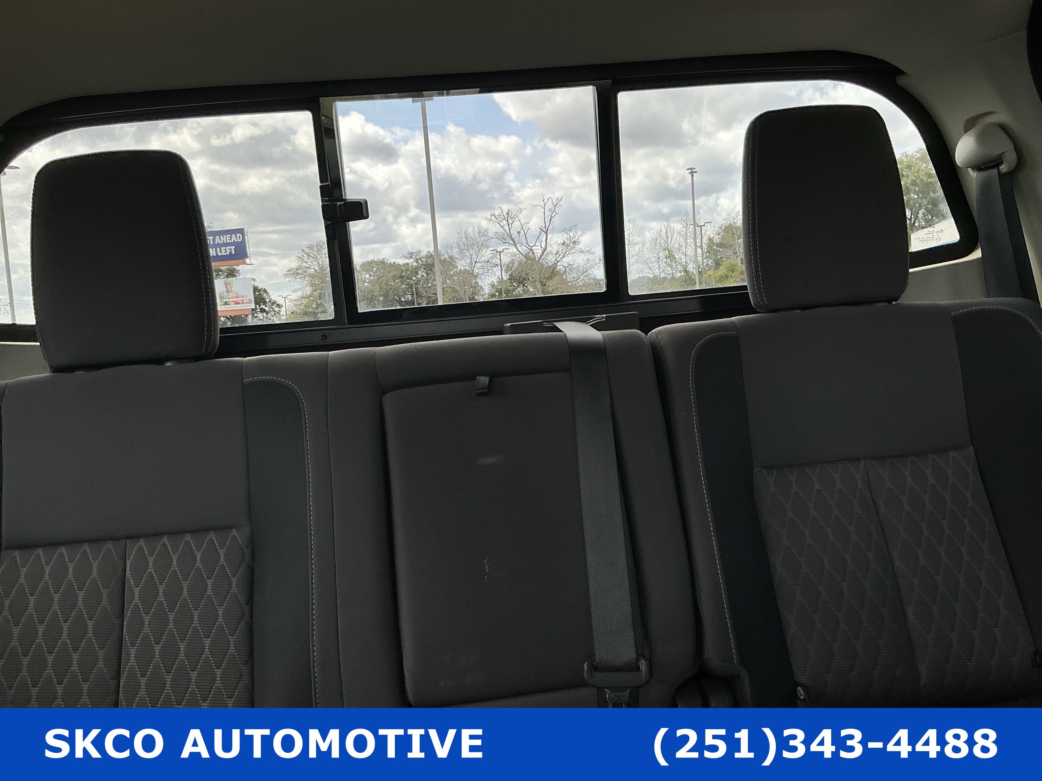 Used 2022 Nissan Titan SV image 27