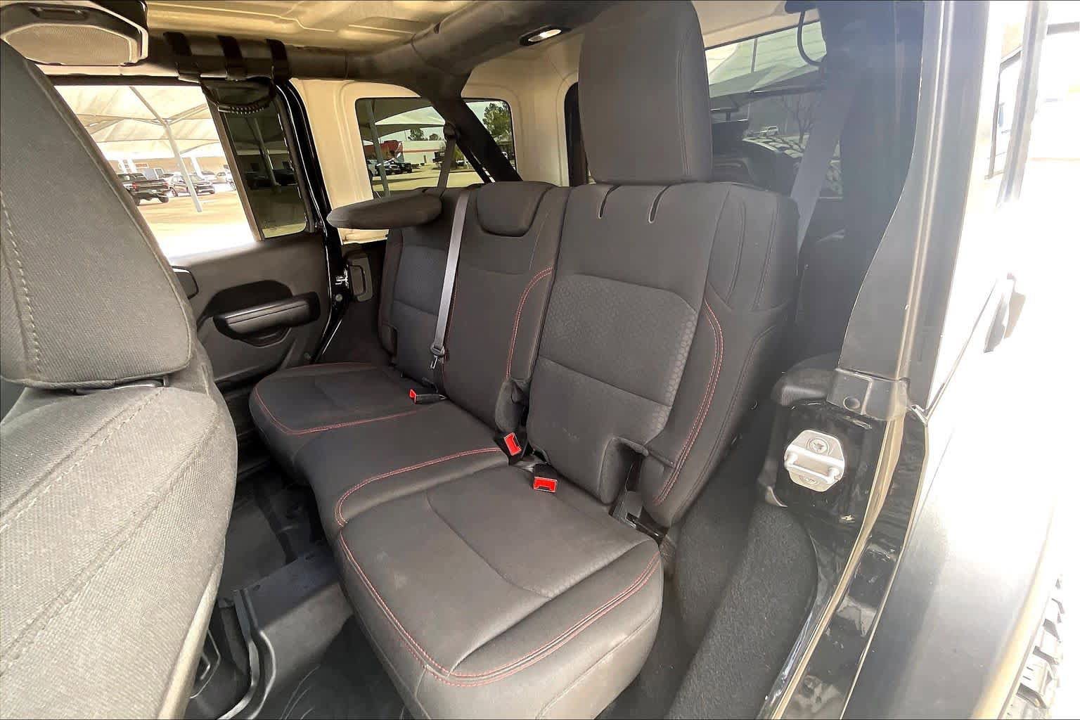 Used 2019 Jeep Wrangler Unlimited Rubicon w/ Dual Top Group image 19