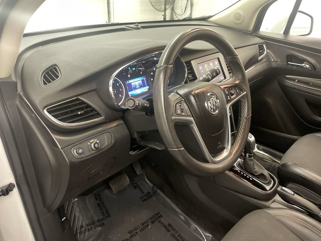 Used 2022 Buick Encore Preferred w/ Safety Package AWD/4WD image 4