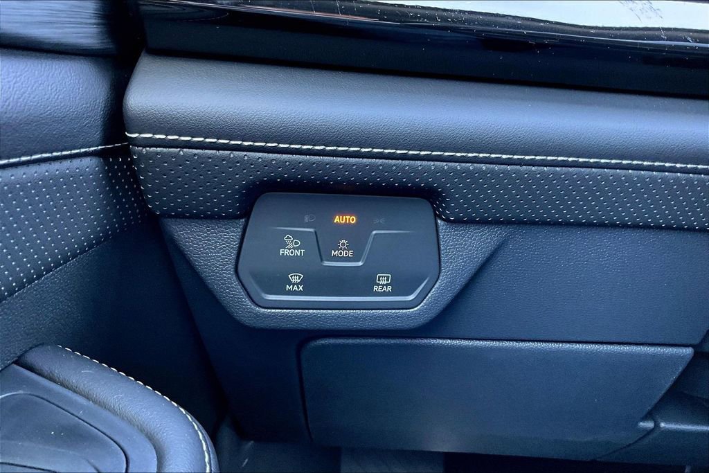 New 2026 Volkswagen Atlas Cross Sport SE image 16