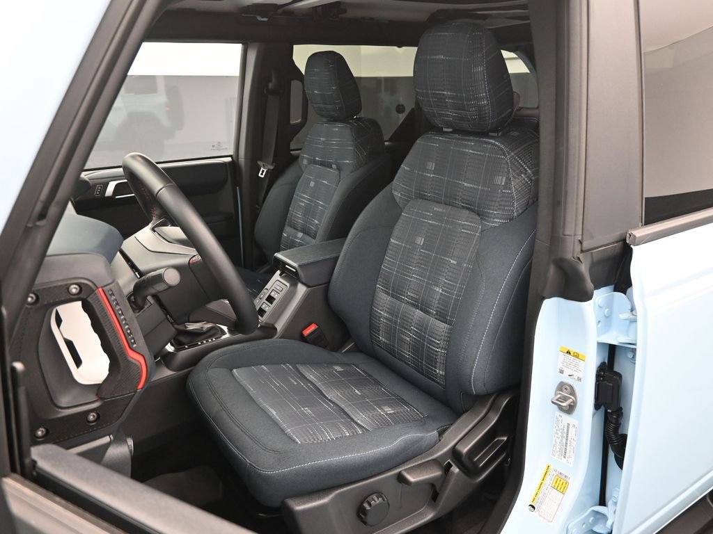 Certified 2025 Ford Bronco Heritage Edition image 8