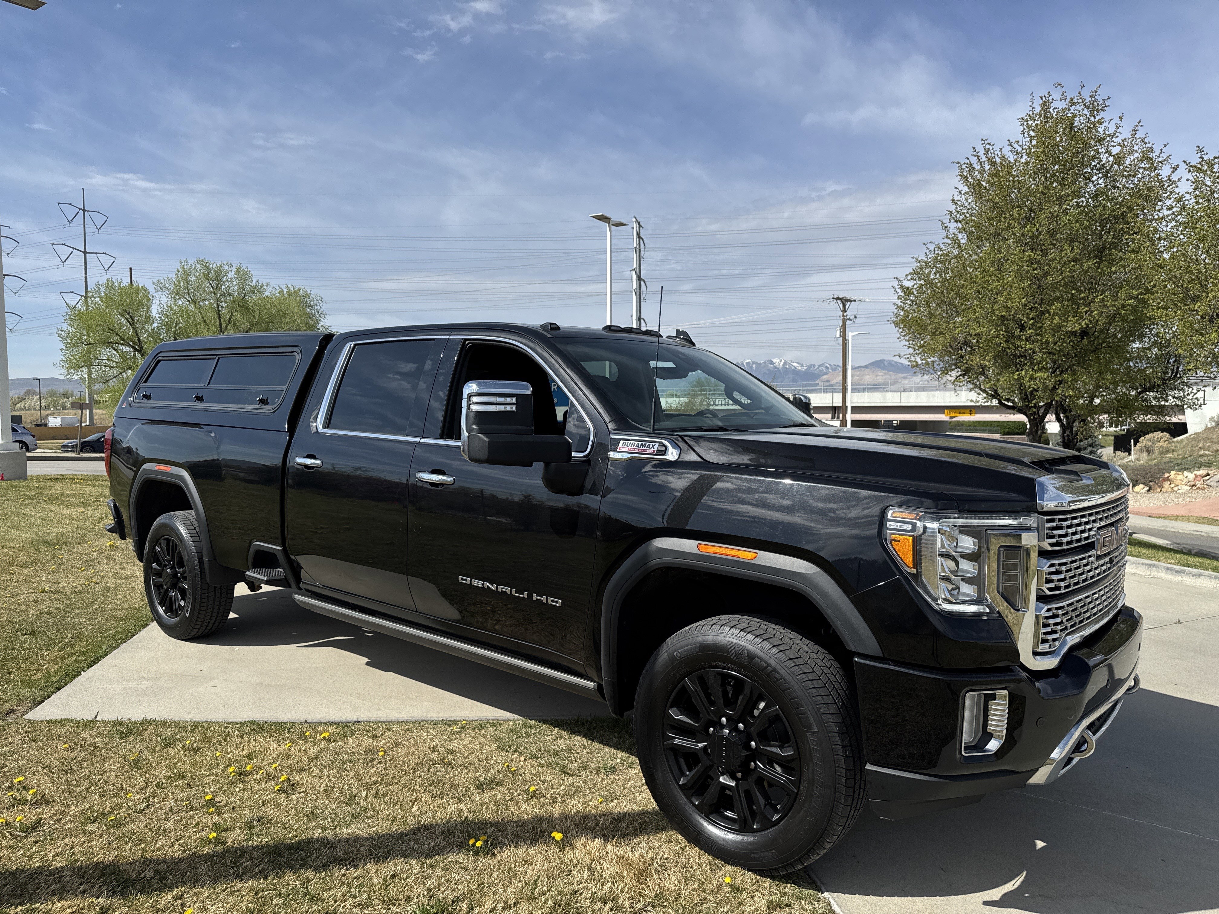 Used 2022 GMC Sierra 3500 Denali w/ Denali Black Diamond Edition image 8