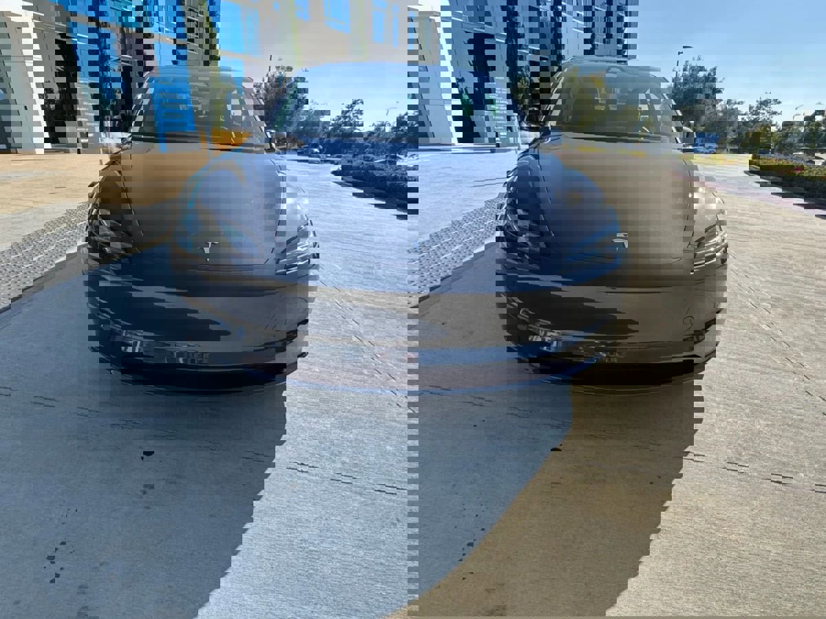 Used 2024 Tesla Model 3 Standard Range image 2