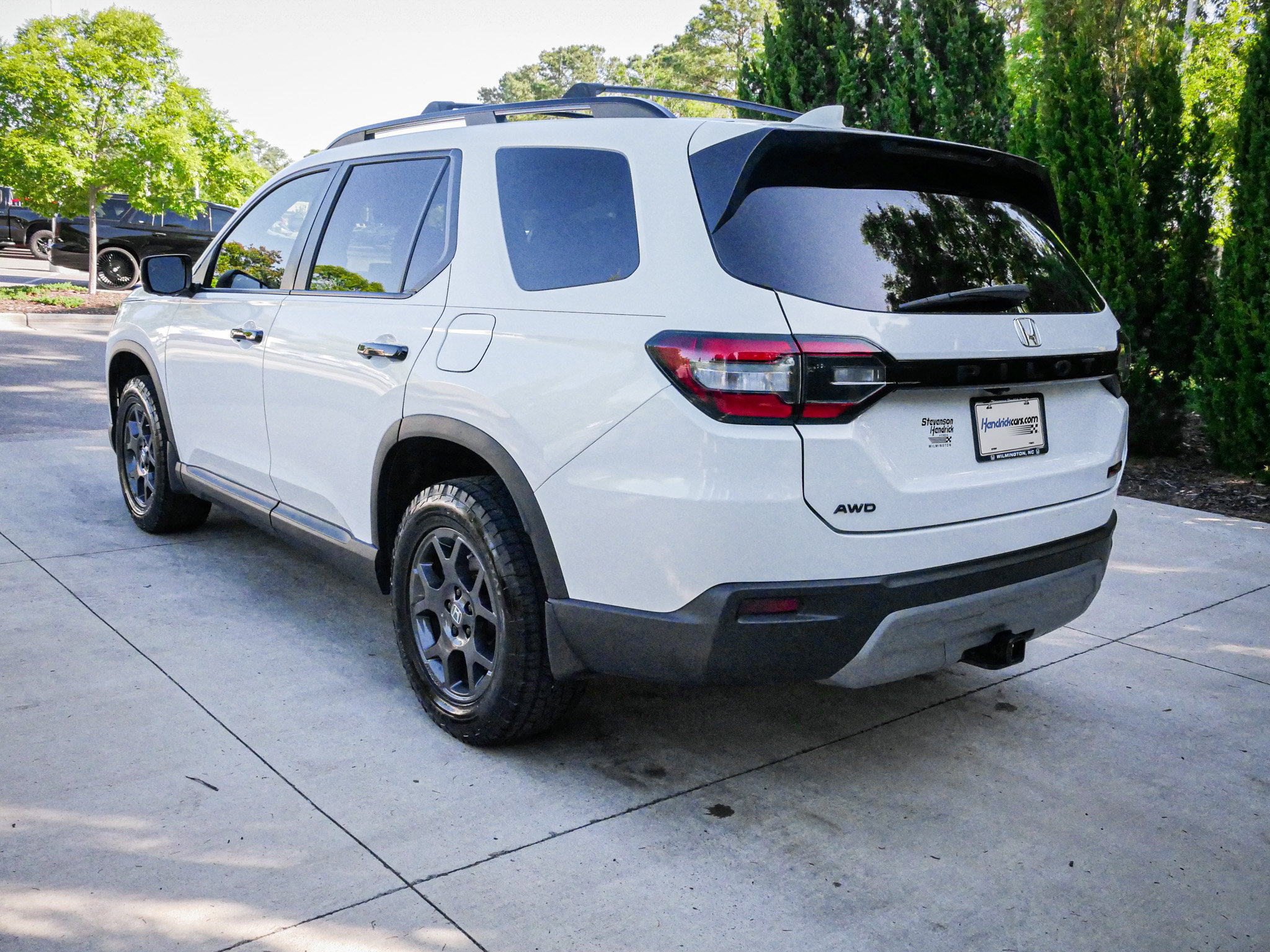 Certified 2025 Honda Pilot TrailSport image 8