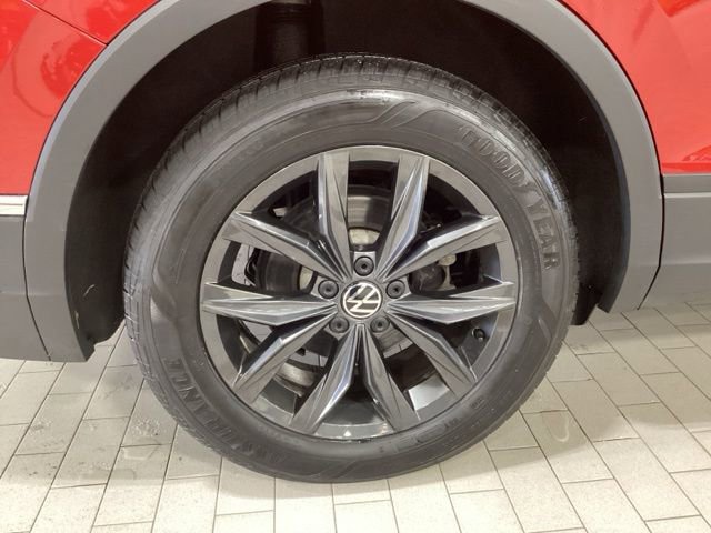 Certified 2024 Volkswagen Tiguan SE image 26