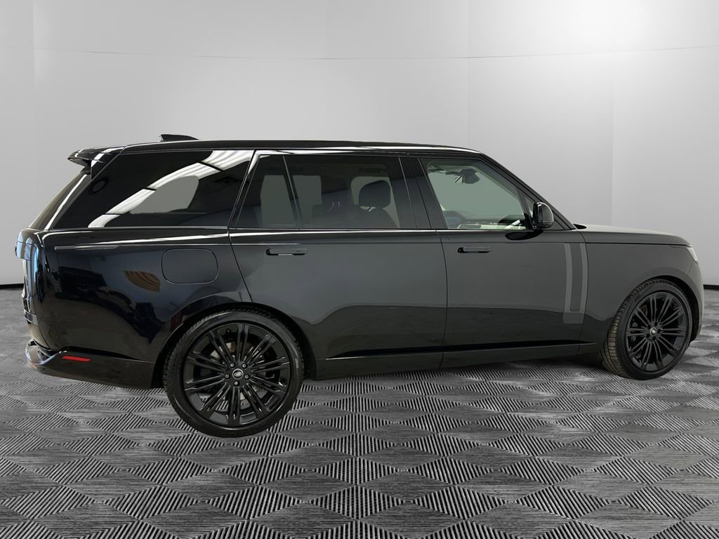 Used 2024 Land Rover Range Rover Long Wheelbase SE image 6