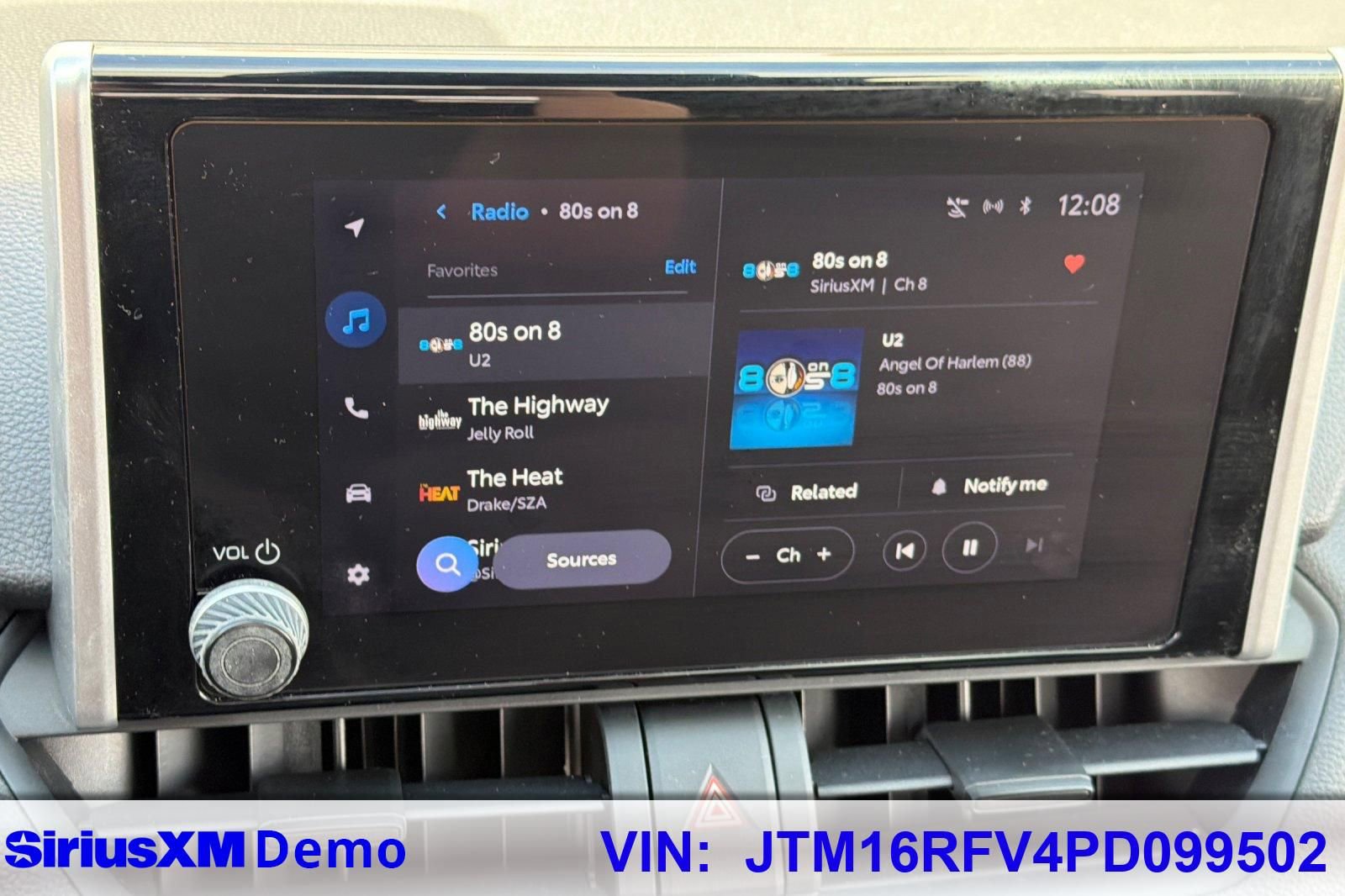 Used 2023 Toyota RAV4 SE w/ Convenience Package image 24