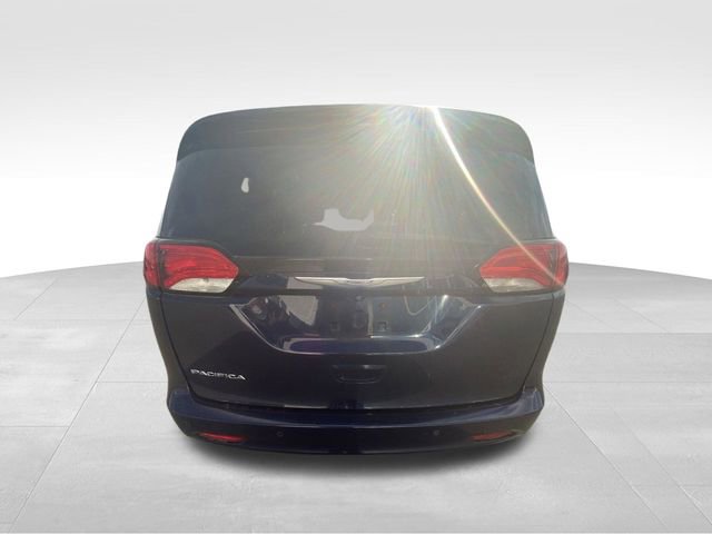 Used 2017 Chrysler Pacifica Touring image 10