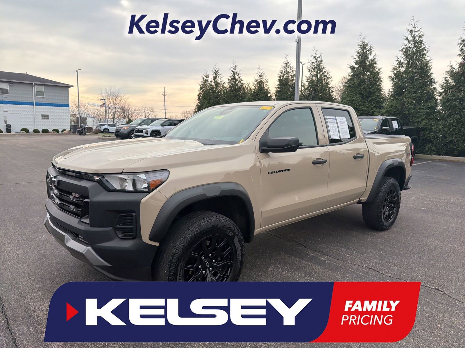 Used 2024 Chevrolet Colorado Trail Boss w/ Advanced Trailering Package AWD/4WD image 1