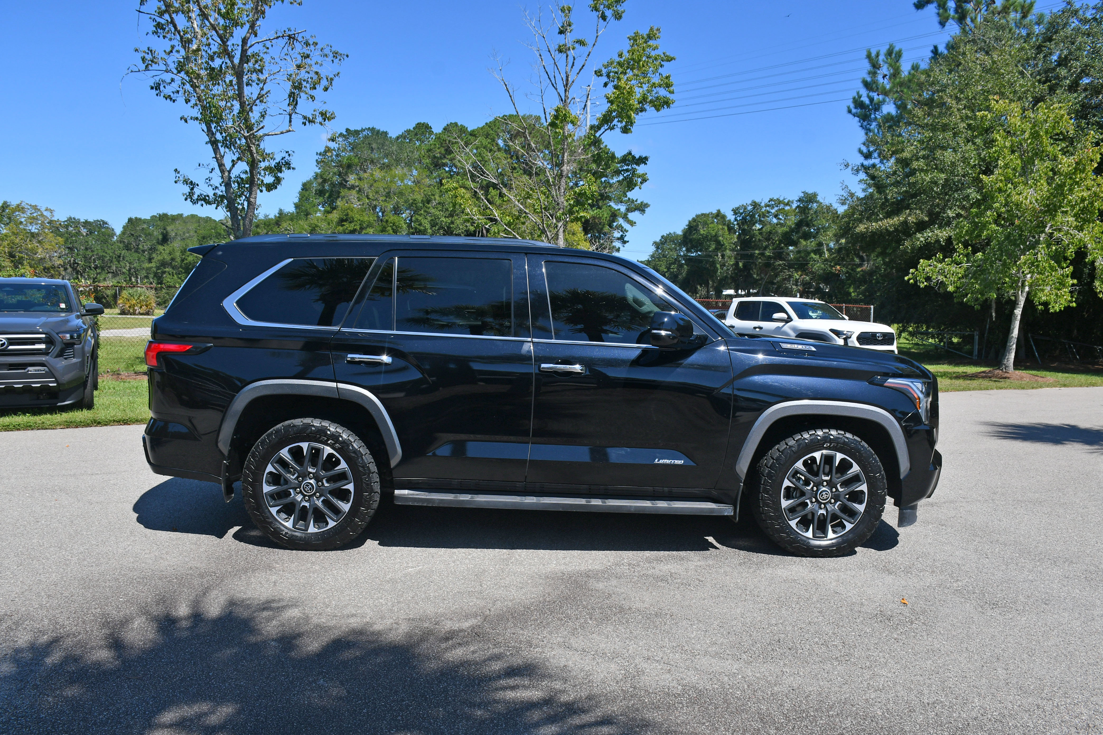 Certified 2023 Toyota Sequoia Limited w/ Tow Technology Package AWD/4WD image 2