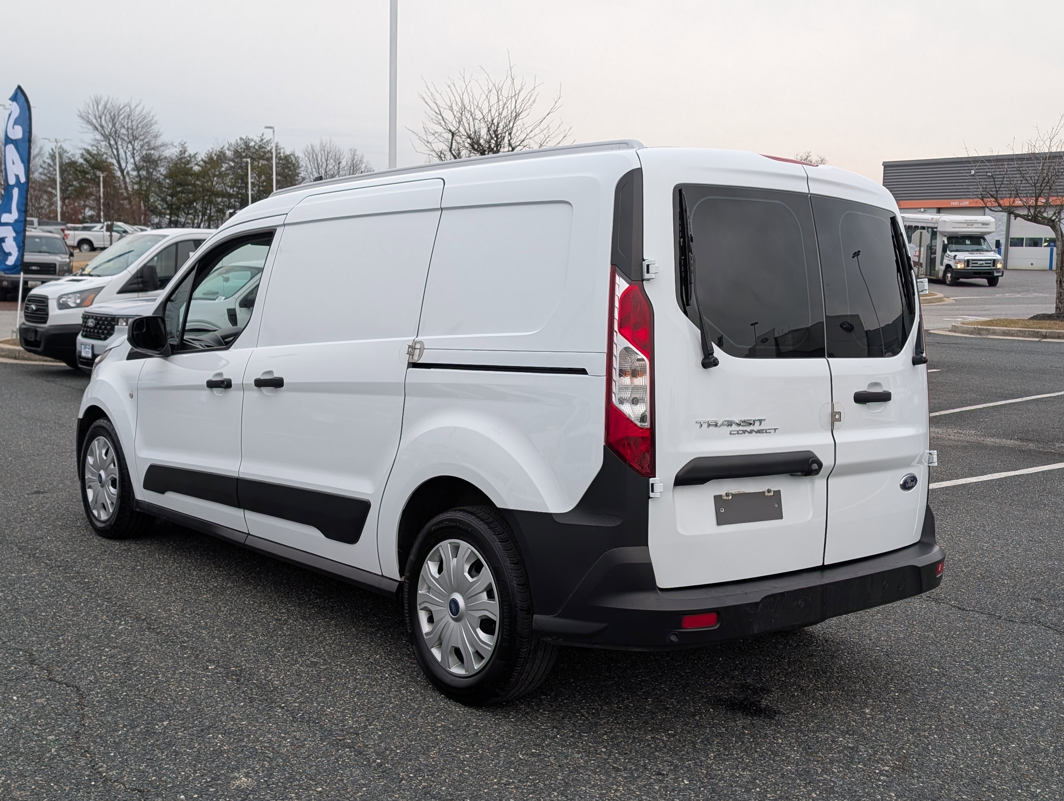 Used 2023 Ford Transit Connect XL image 5