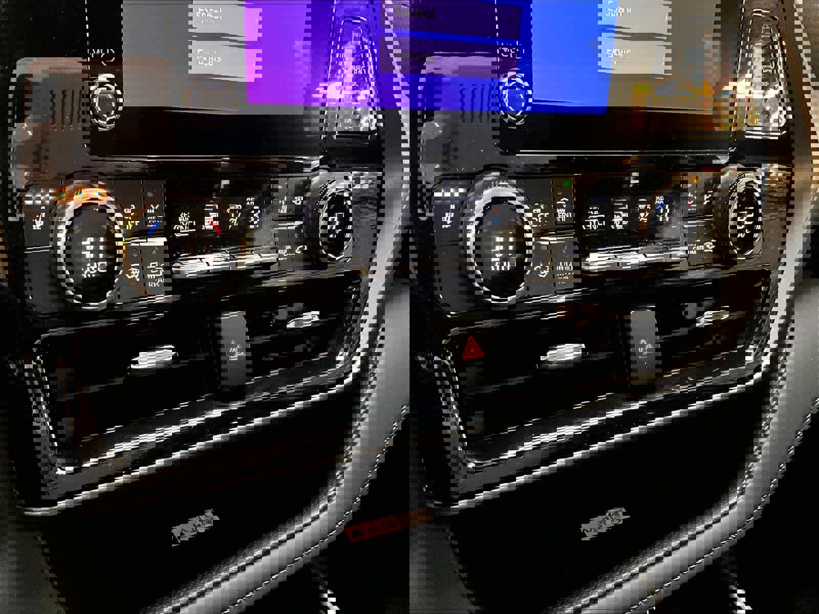 Used 2023 Toyota Highlander XLE image 27