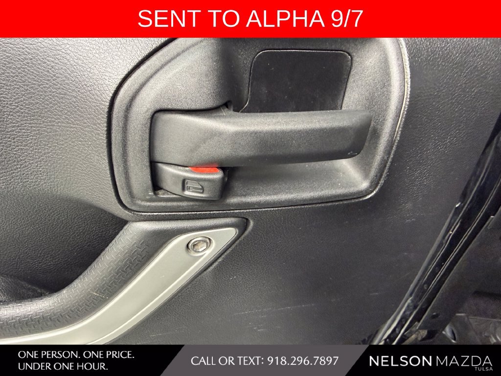 Used 2014 Jeep Wrangler Unlimited Rubicon w/ Connectivity Group AWD/4WD image 32