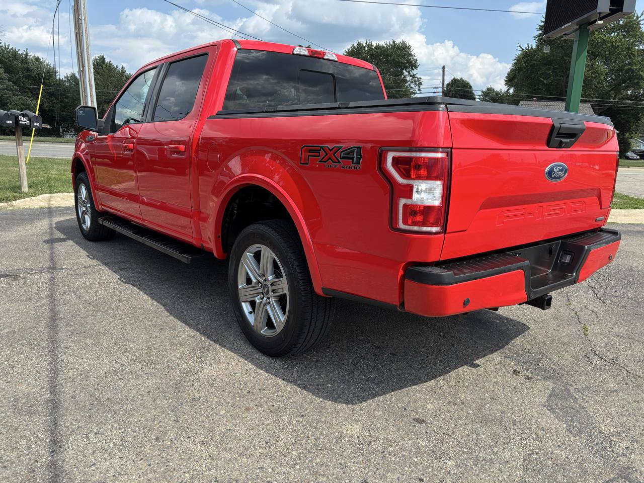 Used 2019 Ford F150 XLT w/ Equipment Group 302A Luxury AWD/4WD image 3