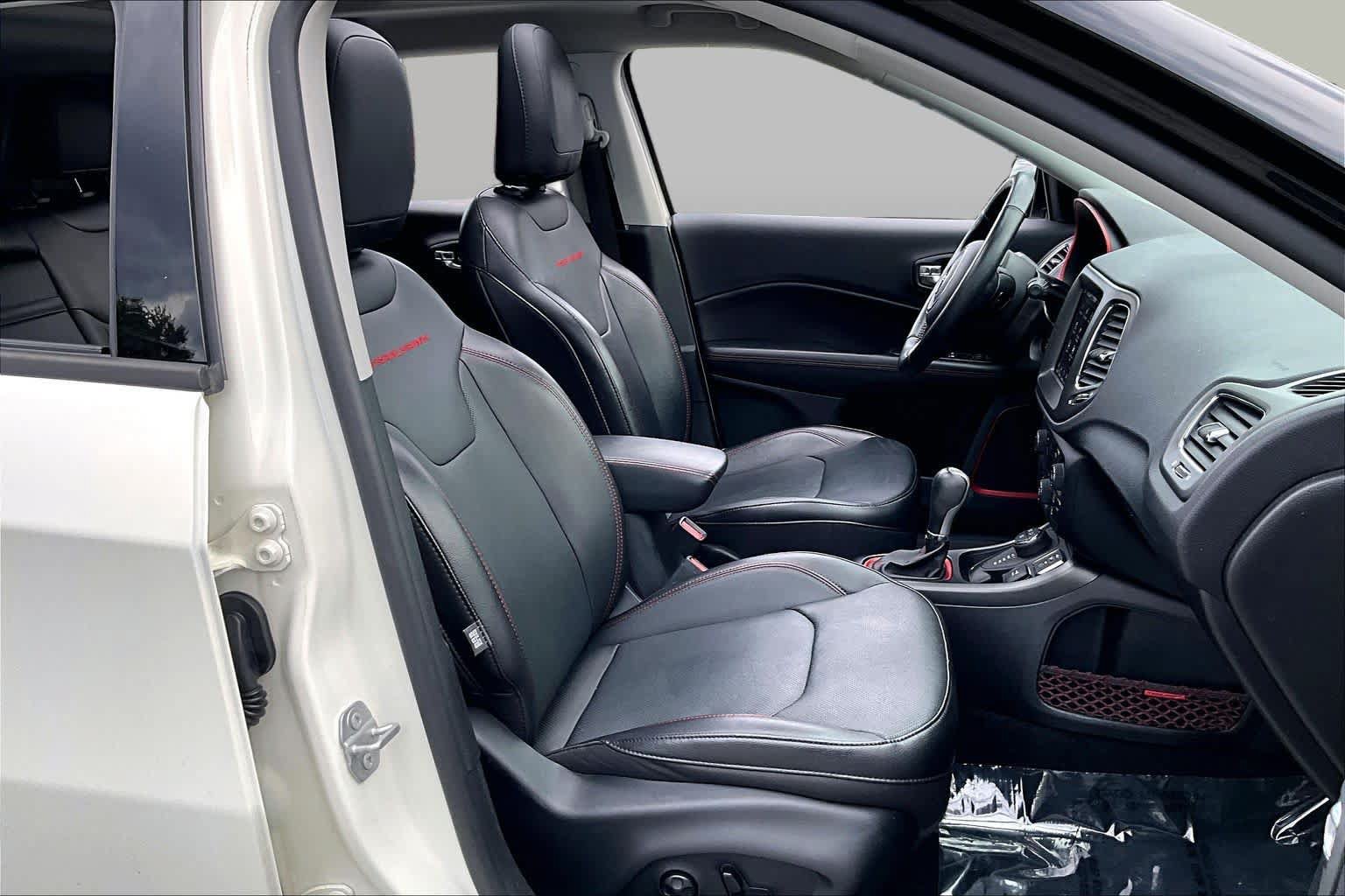 Used 2020 Jeep Compass Trailhawk w/ Leather Interior Group AWD/4WD image 9