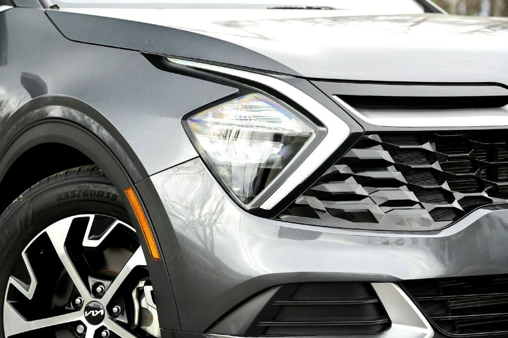 Used 2023 Kia Sportage EX image 4