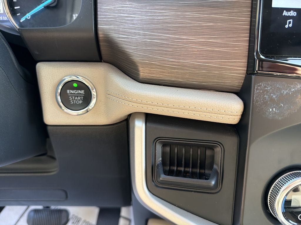 Used 2024 Ford Expedition Limited AWD/4WD image 24