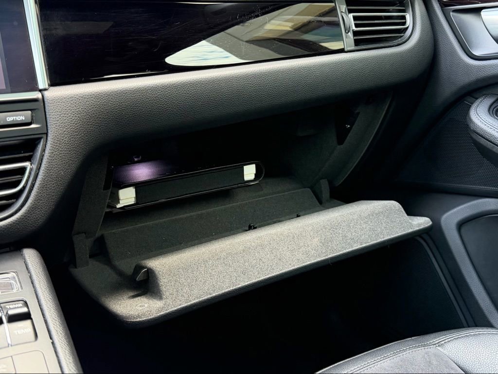 Used 2021 Porsche Macan image 50