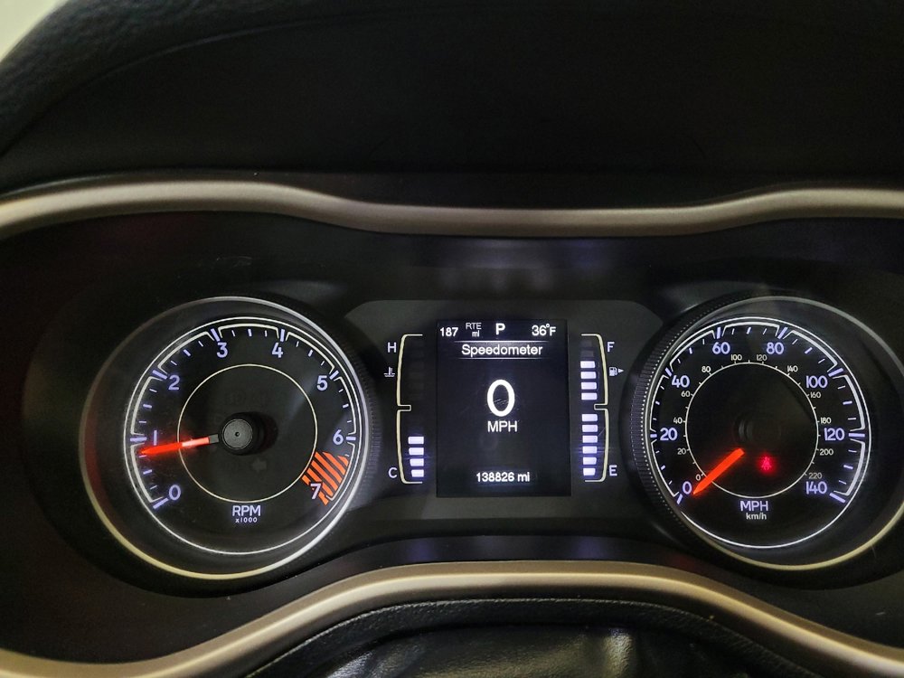 Used 2015 Jeep Cherokee Sport image 23