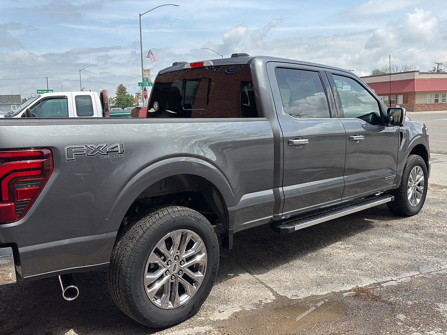 Used 2025 Ford F150 Lariat w/ Equipment Group 502A High AWD/4WD image 30