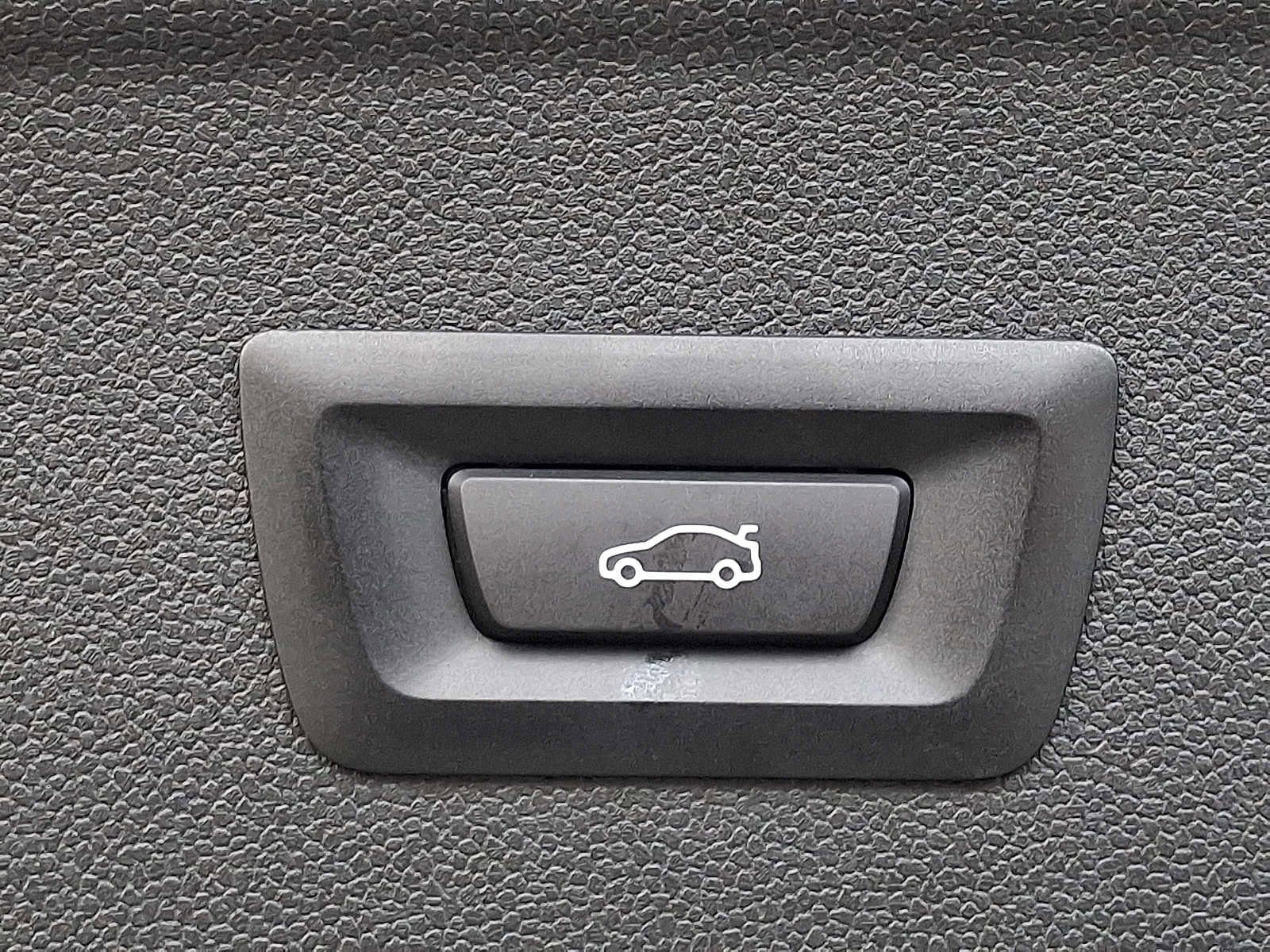 Used 2025 BMW iX xDrive50 w/ Premium Package image 29