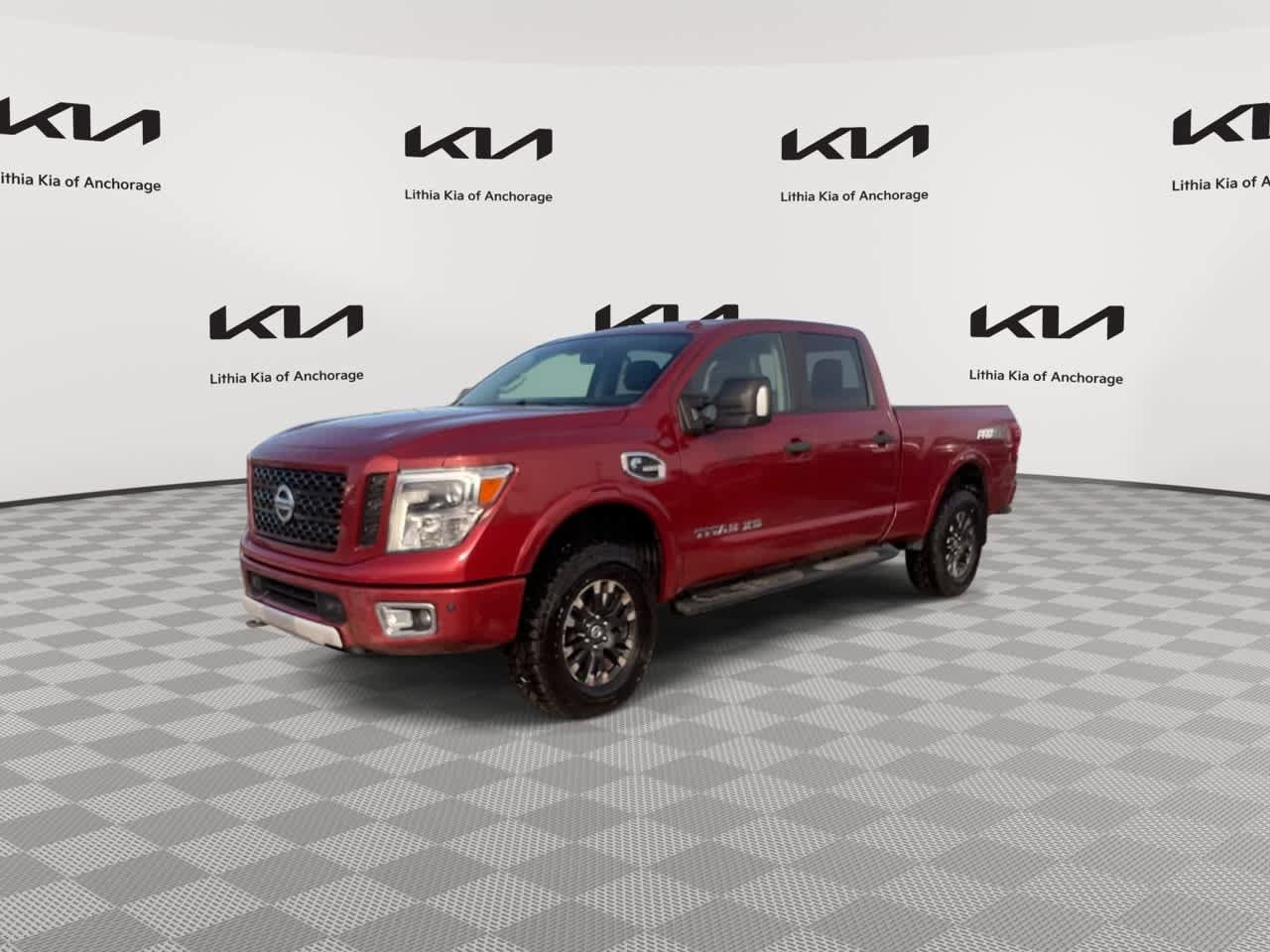 Used 2017 Nissan Titan PRO-4X w/ Pro-4x Convenience Package AWD/4WD image 5