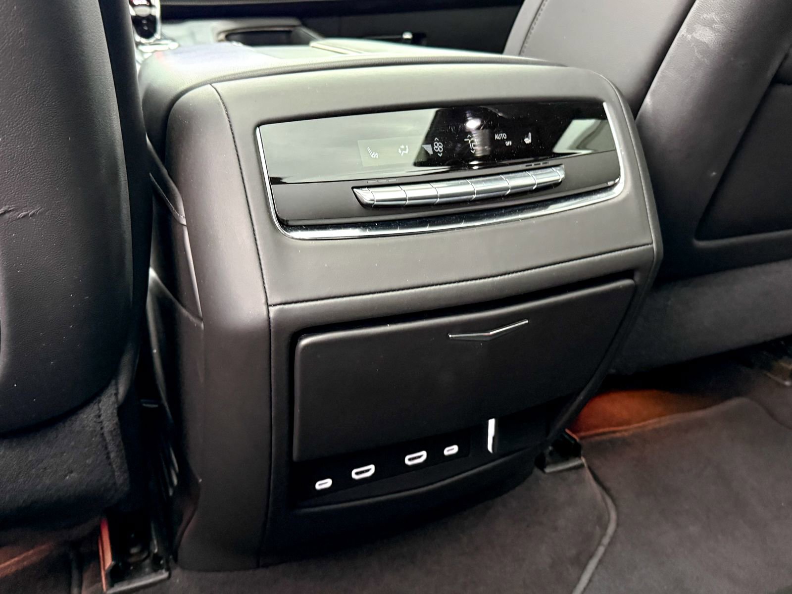 Used 2023 Cadillac Escalade Sport Platinum image 39