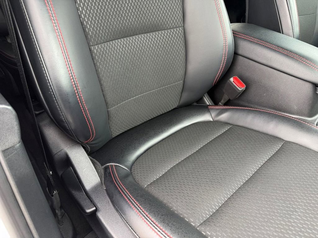 Used 2025 Ford Escape ST-Line image 9