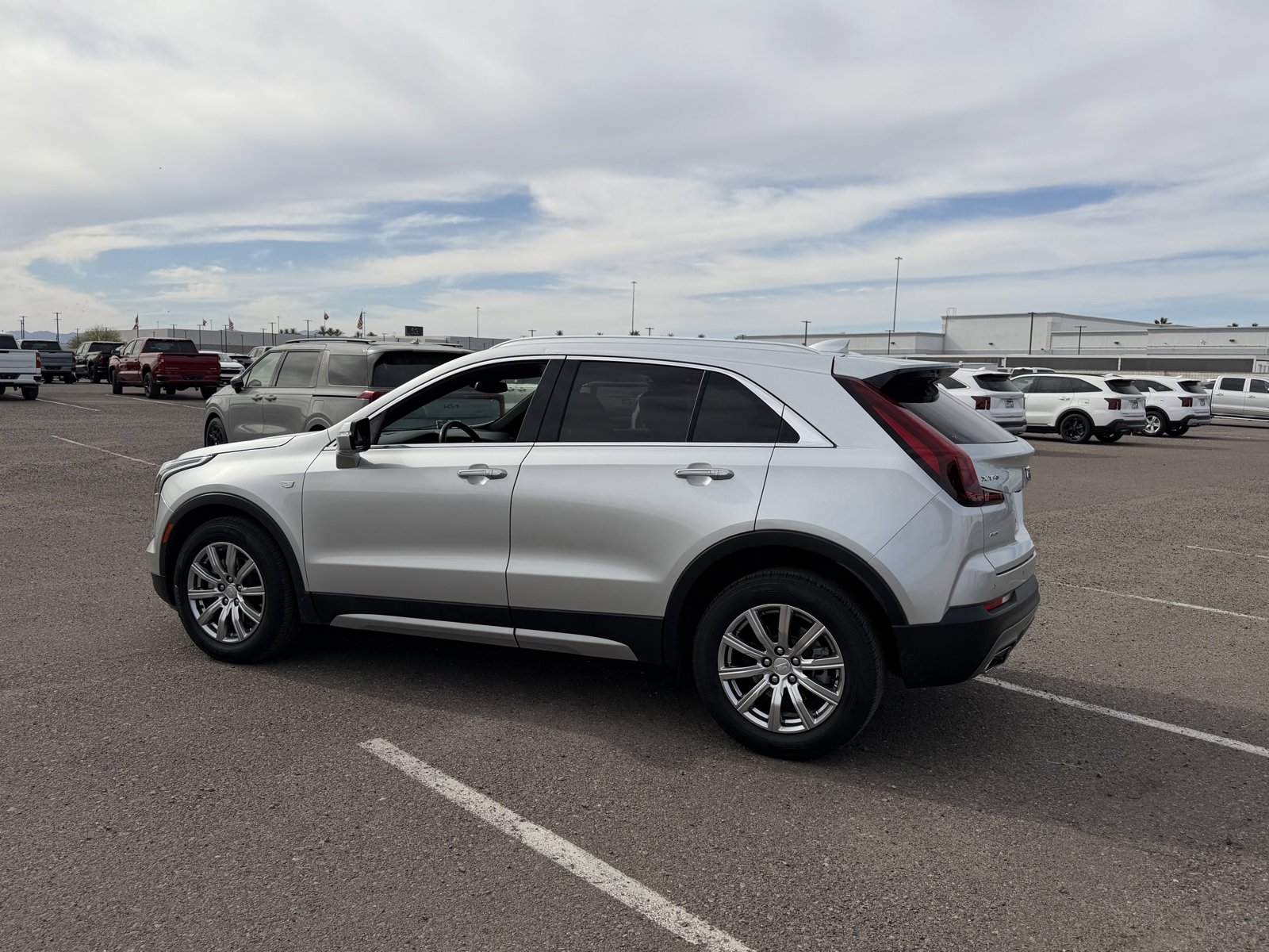 Used 2022 Cadillac XT4 Premium Luxury w/ Safety Alert Package image 3