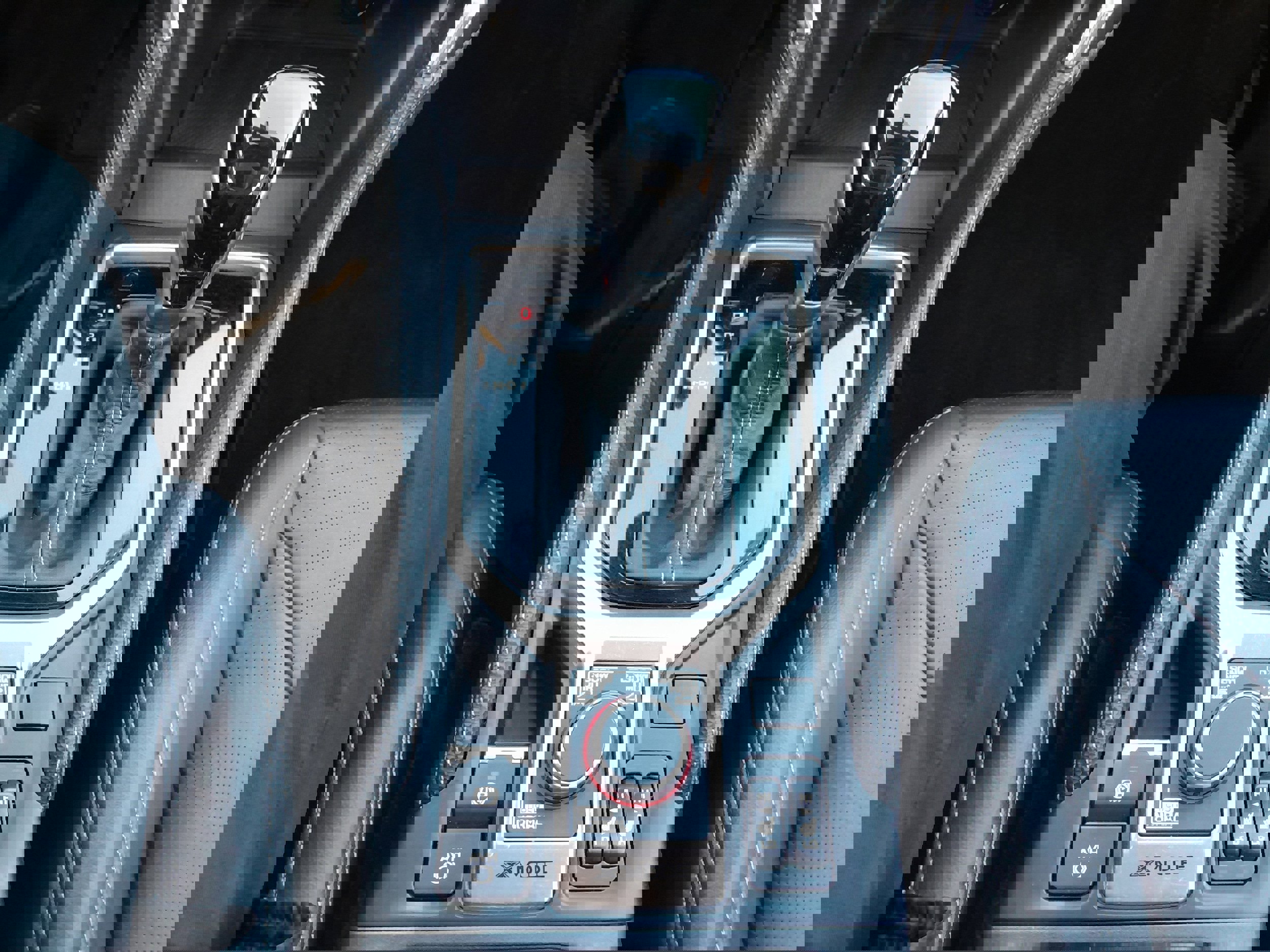 Used 2024 Subaru Forester Limited image 25