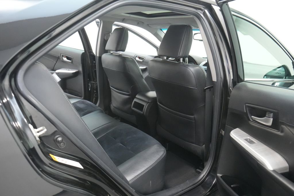 Used 2013 Toyota Camry SE w/ Leather Pkg image 24