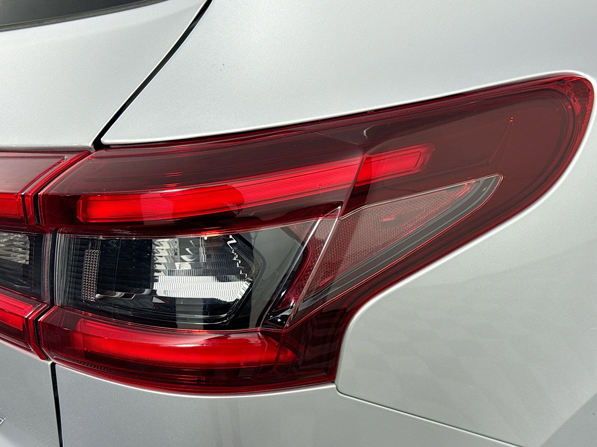 Used 2020 Nissan Rogue Sport SV image 33