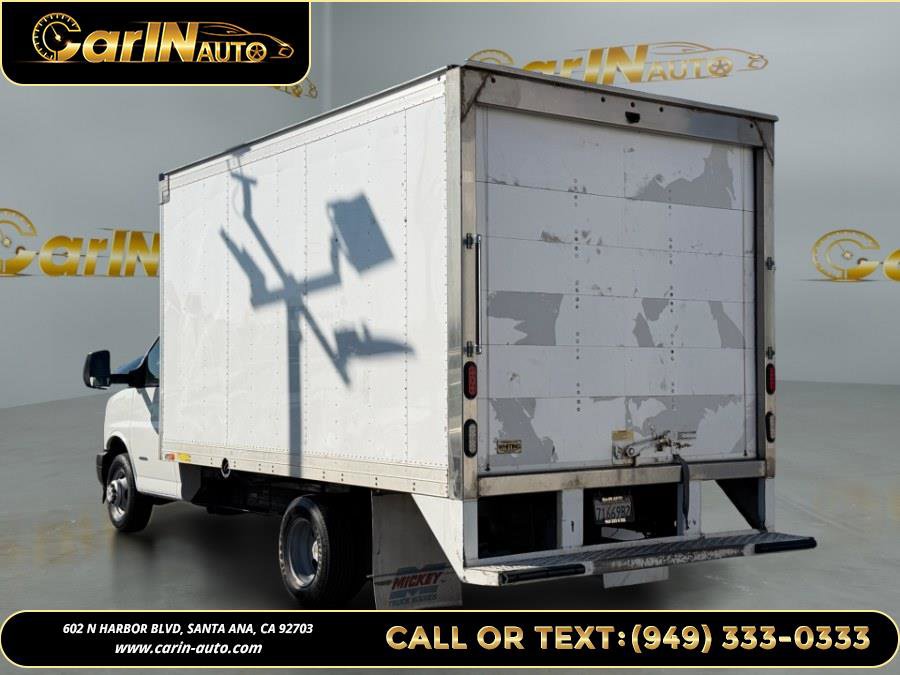 Used 2016 Chevrolet Express 4500 RWD image 6