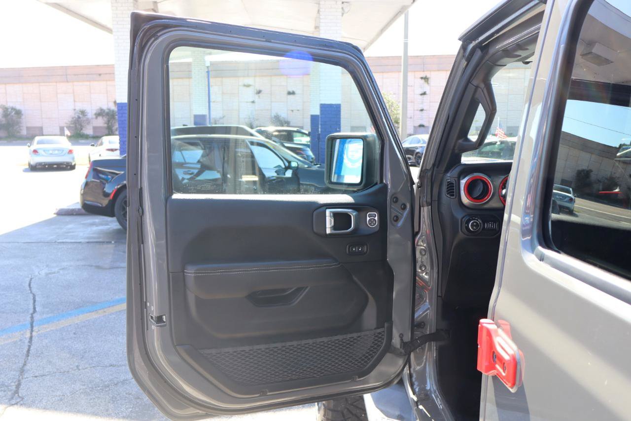 Used 2021 Jeep Gladiator Overland w/ Trailer Tow Package AWD/4WD image 12