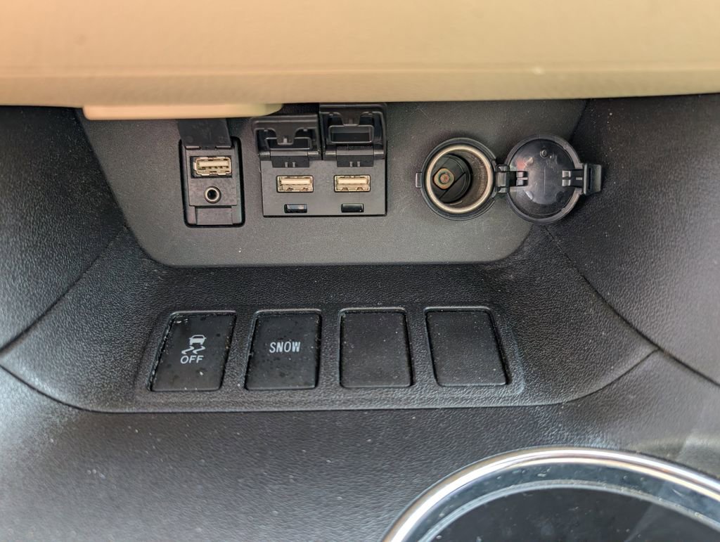 Used 2019 Toyota Highlander Limited image 16