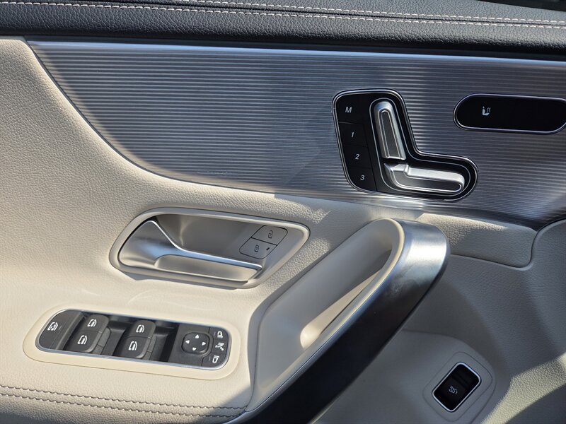 Used 2020 Mercedes-Benz CLA 250 4MATIC image 13