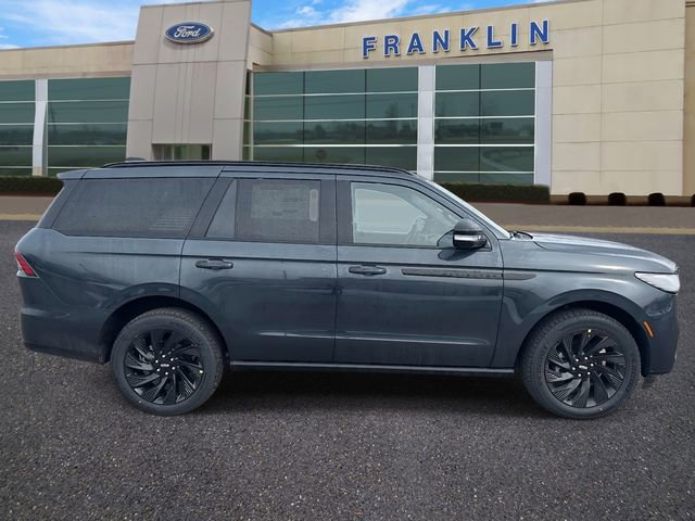 New 2026 Lincoln Navigator Reserve w/ Jet Appearance Package image 8