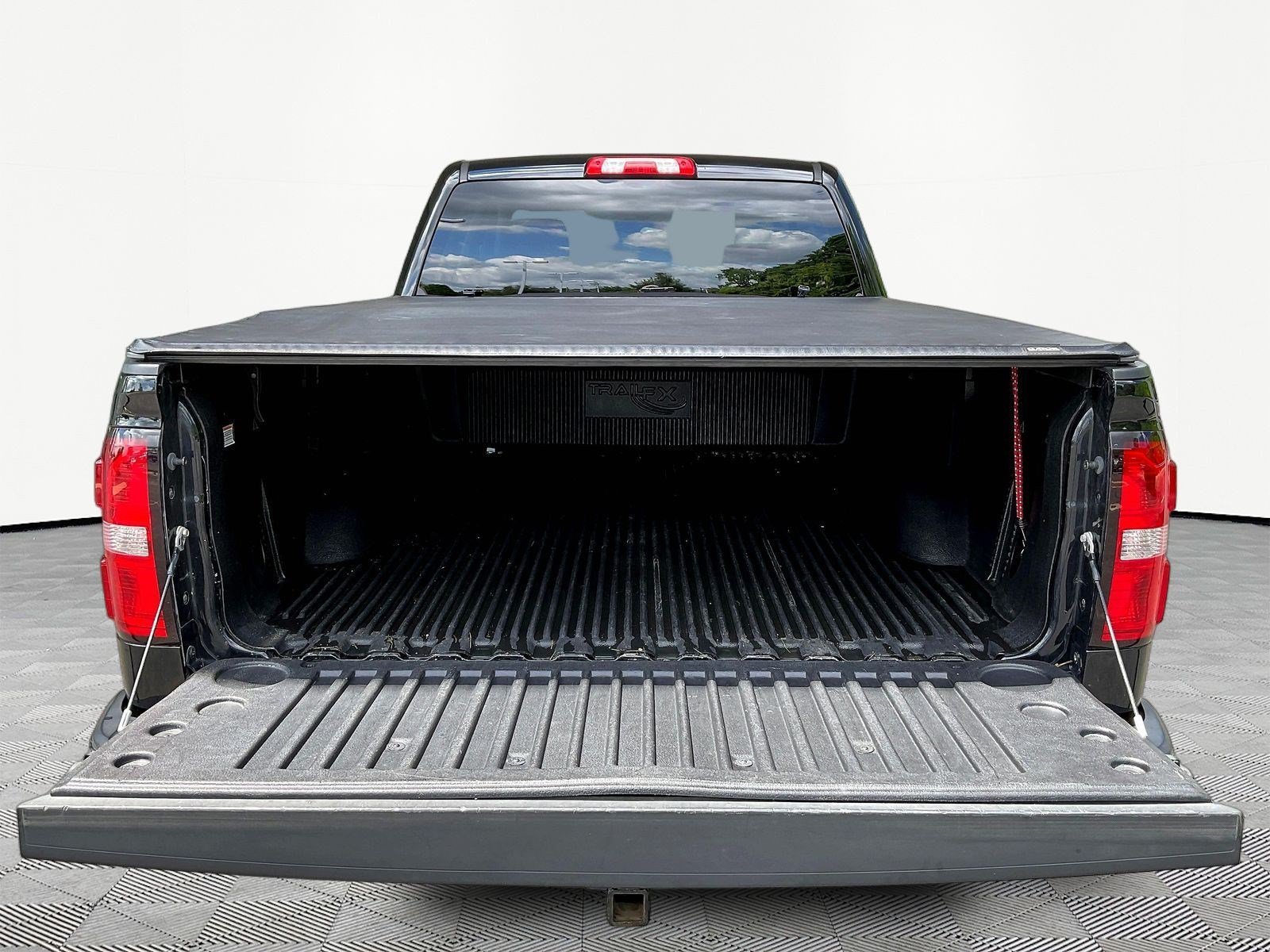 Used 2015 GMC Sierra 1500 SLE w/ SLE Value Package AWD/4WD image 7
