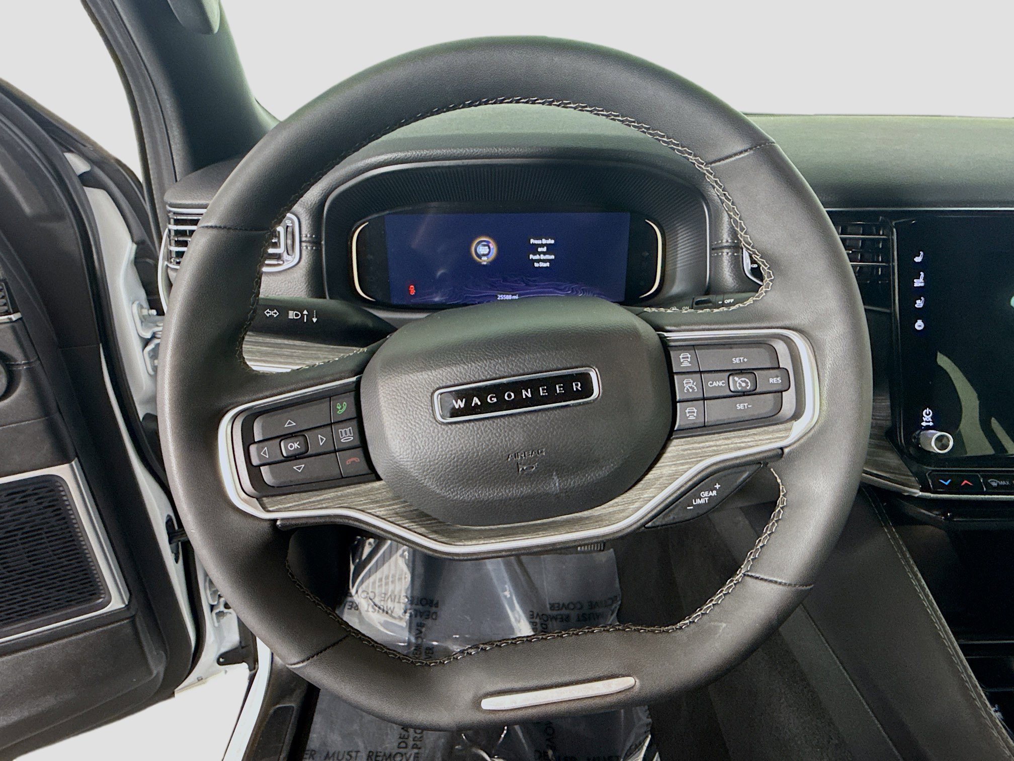 Used 2024 Jeep Wagoneer L Series II w/ Flexible Seating Group RWD image 13