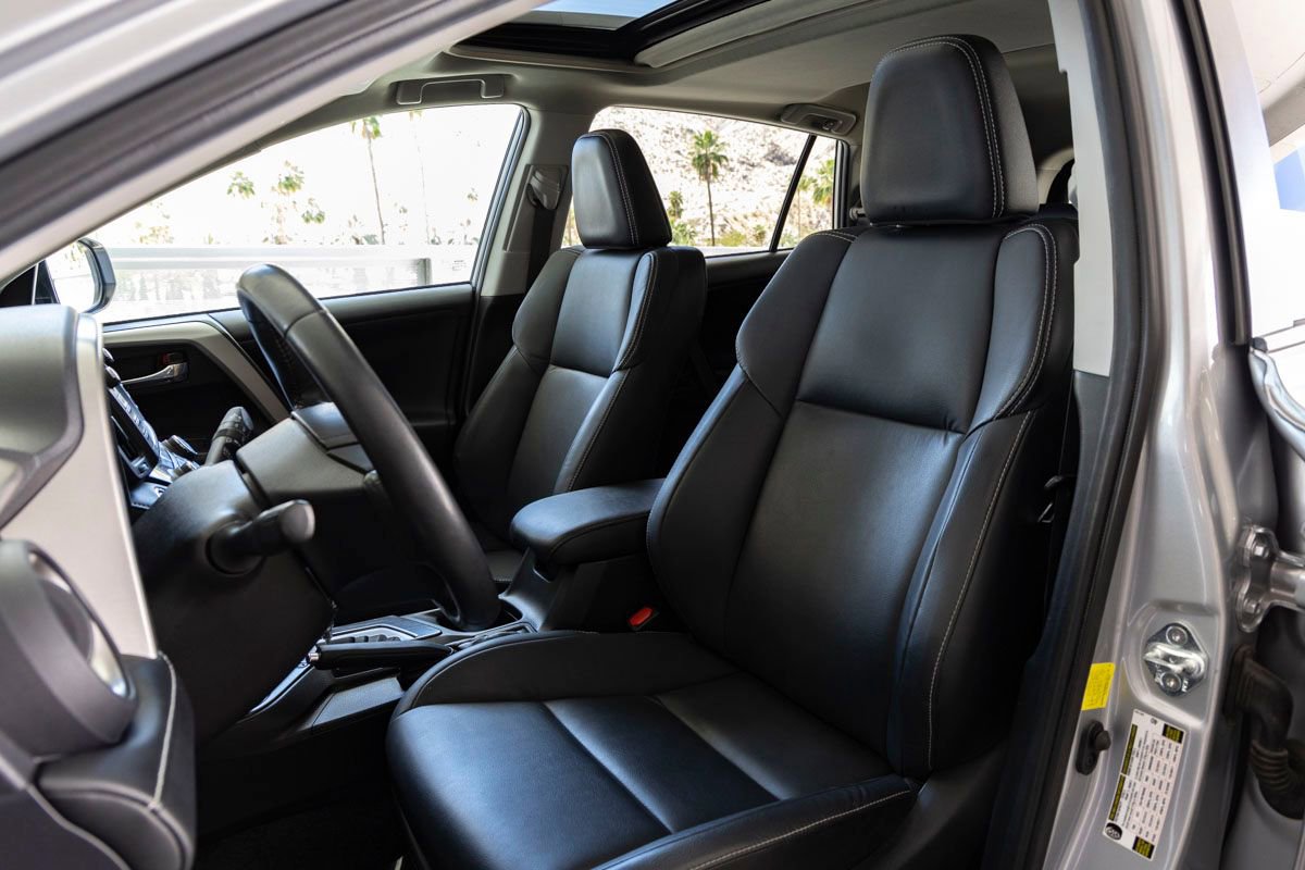 Used 2017 Toyota RAV4 Platinum FWD image 13