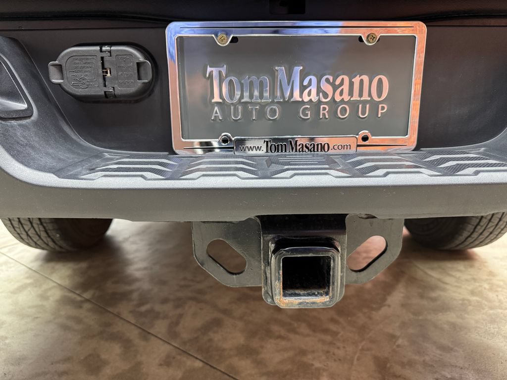 Used 2023 Toyota Tacoma SR5 w/ Technology Package AWD/4WD image 5