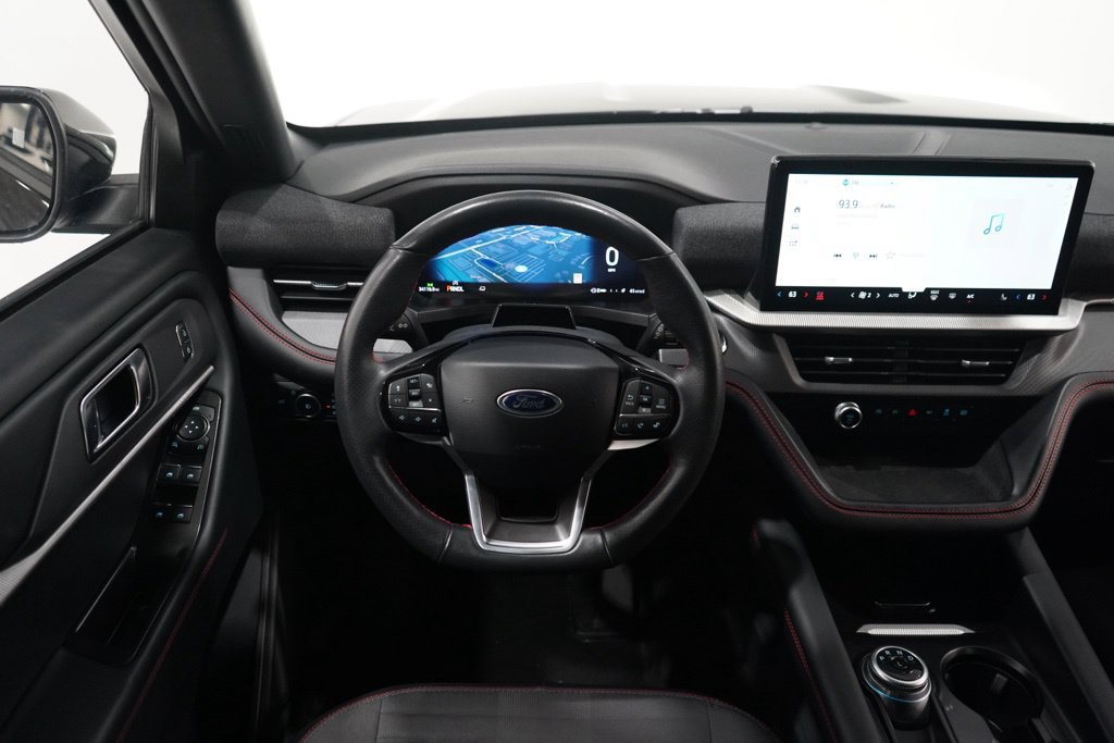 Used 2025 Ford Explorer ST-Line AWD/4WD image 29