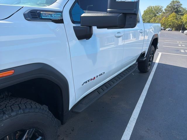 Used 2024 GMC Sierra 2500 AT4 image 6