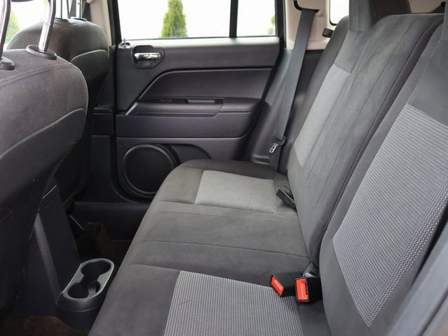 Used 2015 Jeep Compass Sport w/ Power Value Group FWD image 16