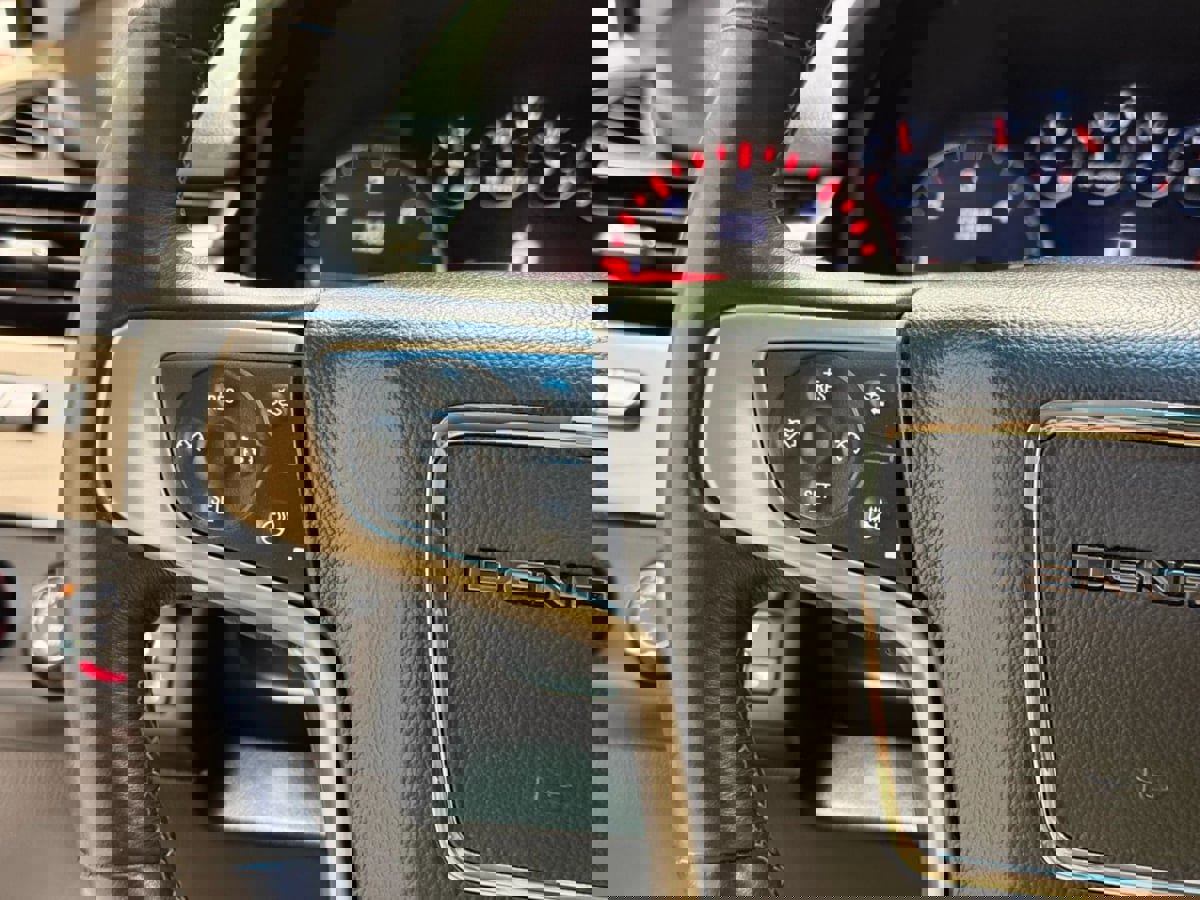 Used 2015 GMC Yukon Denali w/ Premium Package image 14