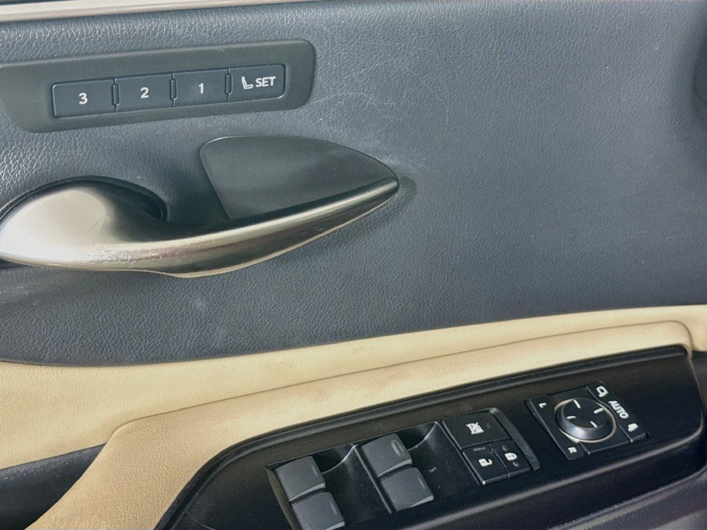 Used 2020 Lexus ES 300h w/ Premium Package FWD image 23