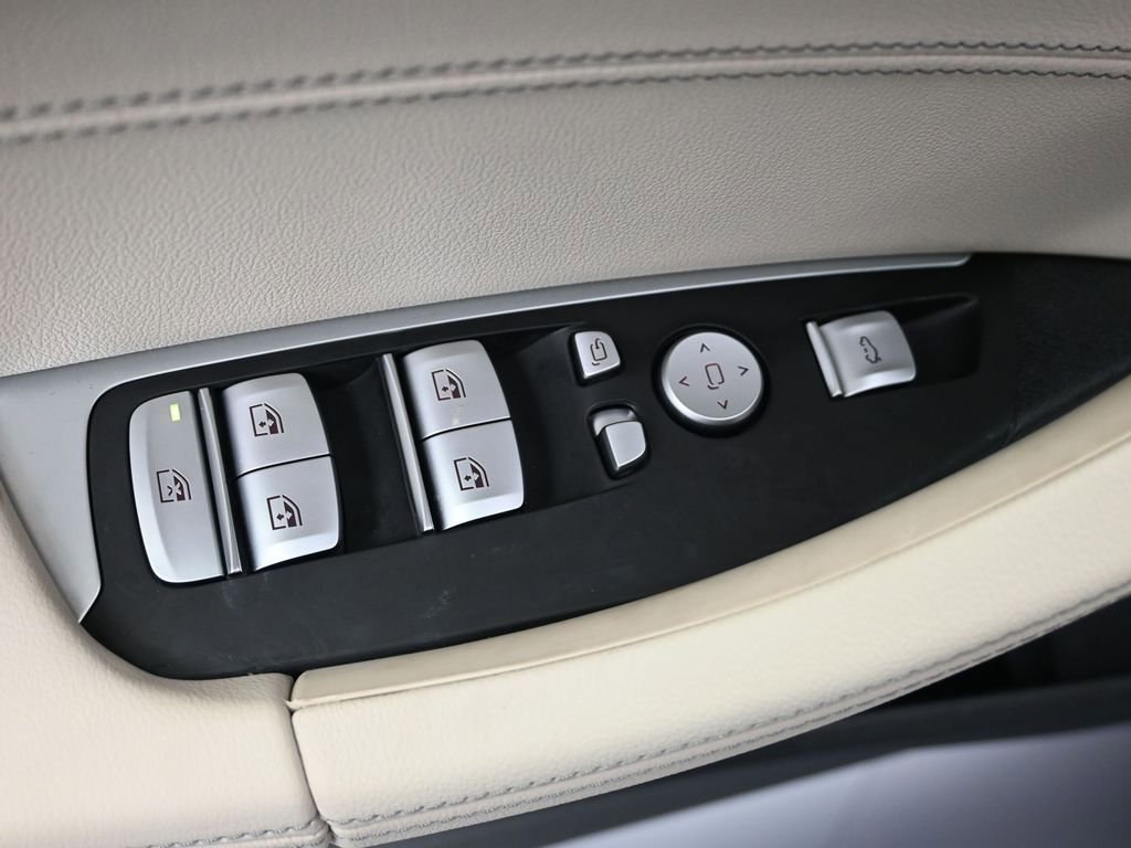 Used 2024 BMW X3 xDrive30i w/ Premium Package image 11