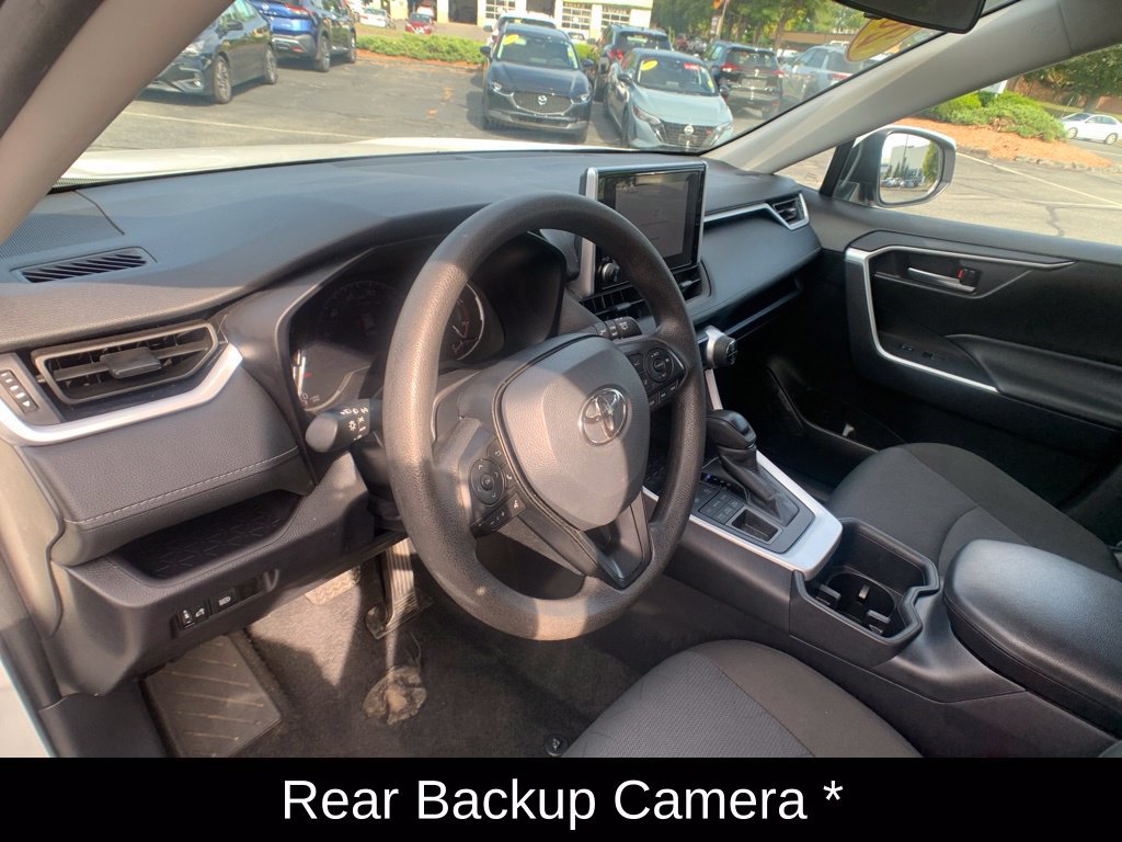 Used 2025 Toyota RAV4 XLE AWD/4WD image 13